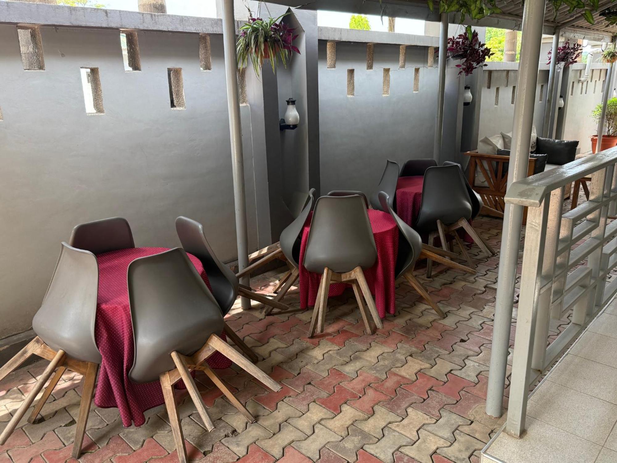 Kingdom Apartments Mwanza Exterior photo